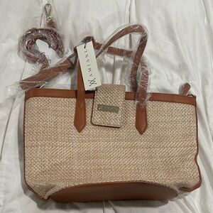 Wamiant Women's Brown and Tan Shoulder Bag
